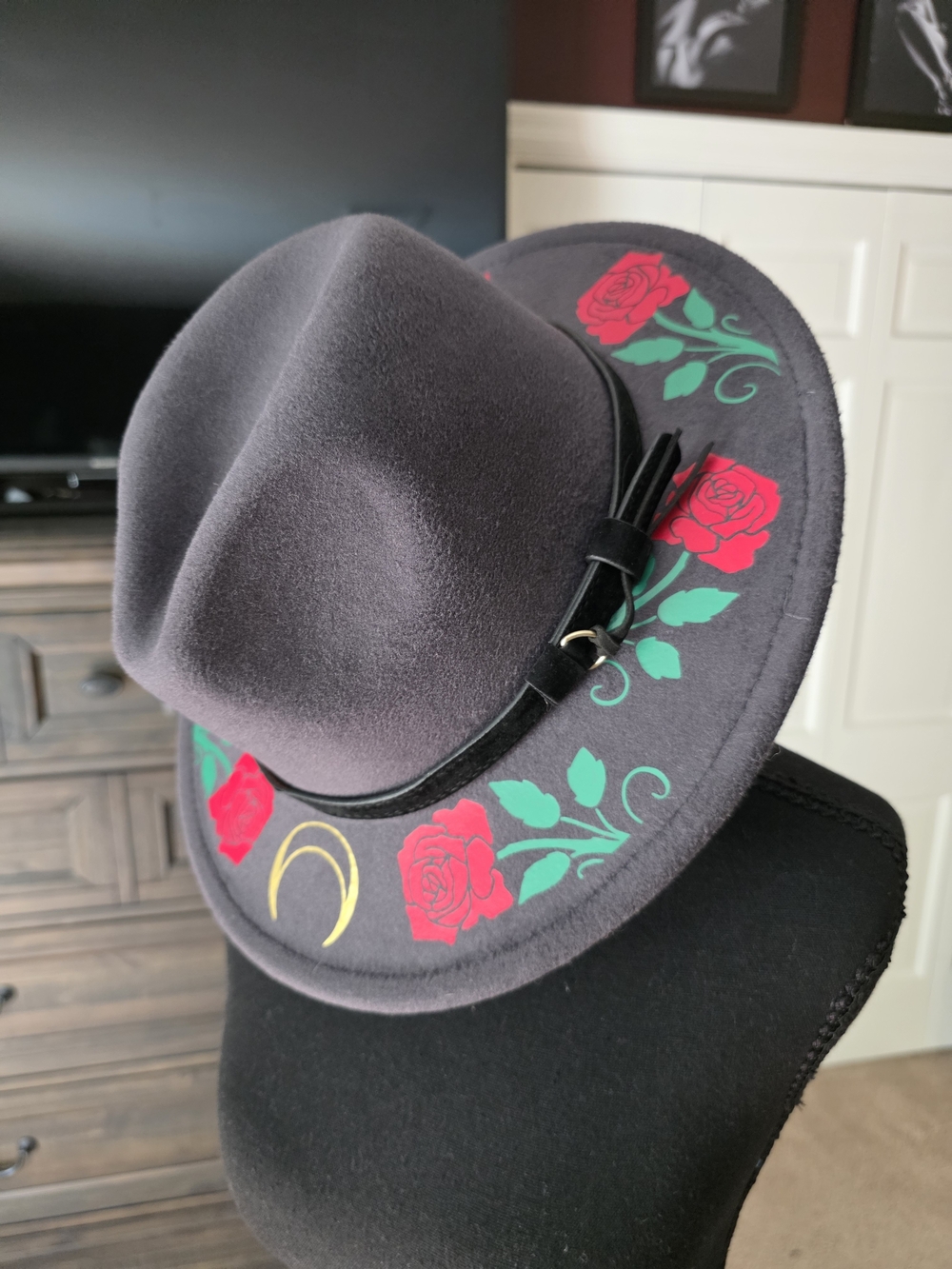 Witchwood Gray Vegan Felt Rancher Hat Hand Painted Red Roses Moon Tassel 23" NWT - Picture 3 of 4